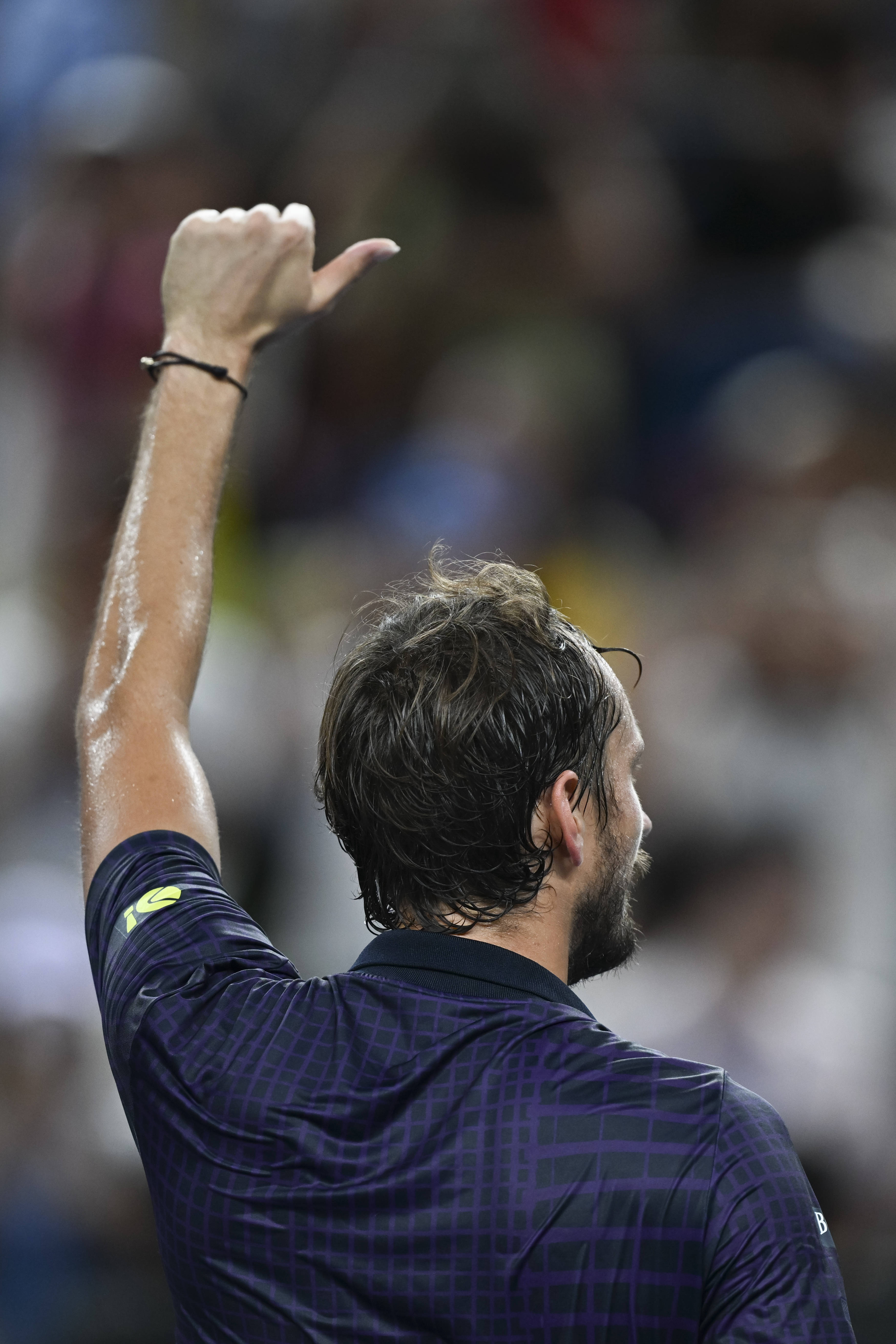 雷速体育入口-英国网球队鏖战世界网球队，梅德韦杰夫制霸全场