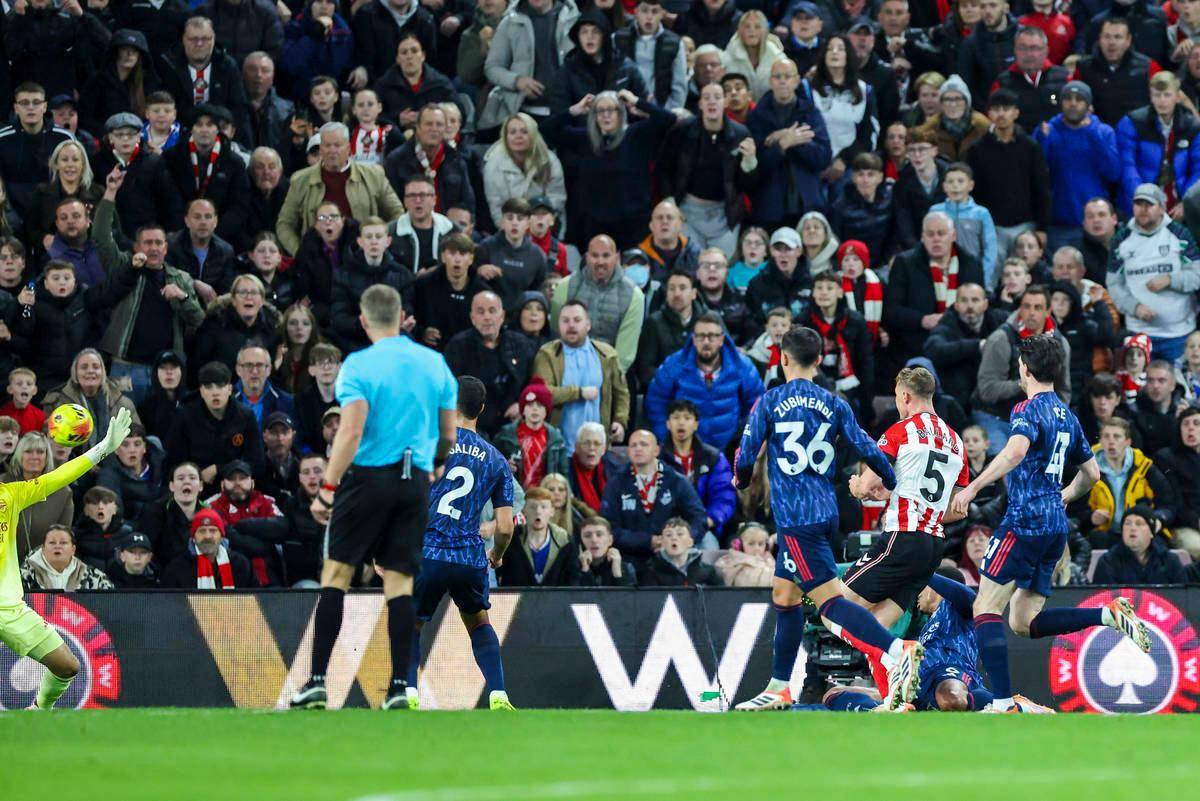 摩纳哥客场不敌巴黎圣日耳曼,战绩持续低迷 摩纳哥客场不敌巴黎圣日耳曼,战绩持续低迷