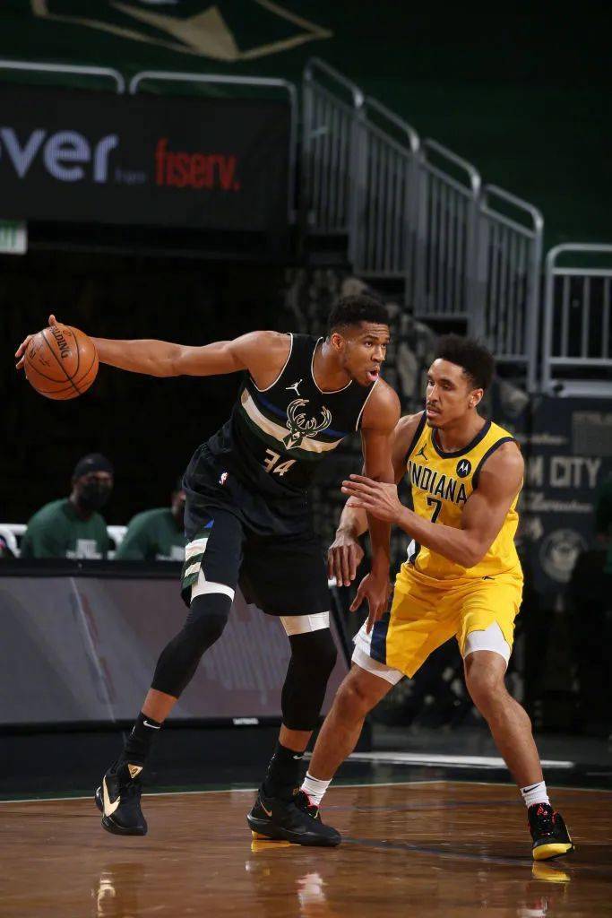 雷速直播-深圳队碾压快船，字母哥刷新纪录