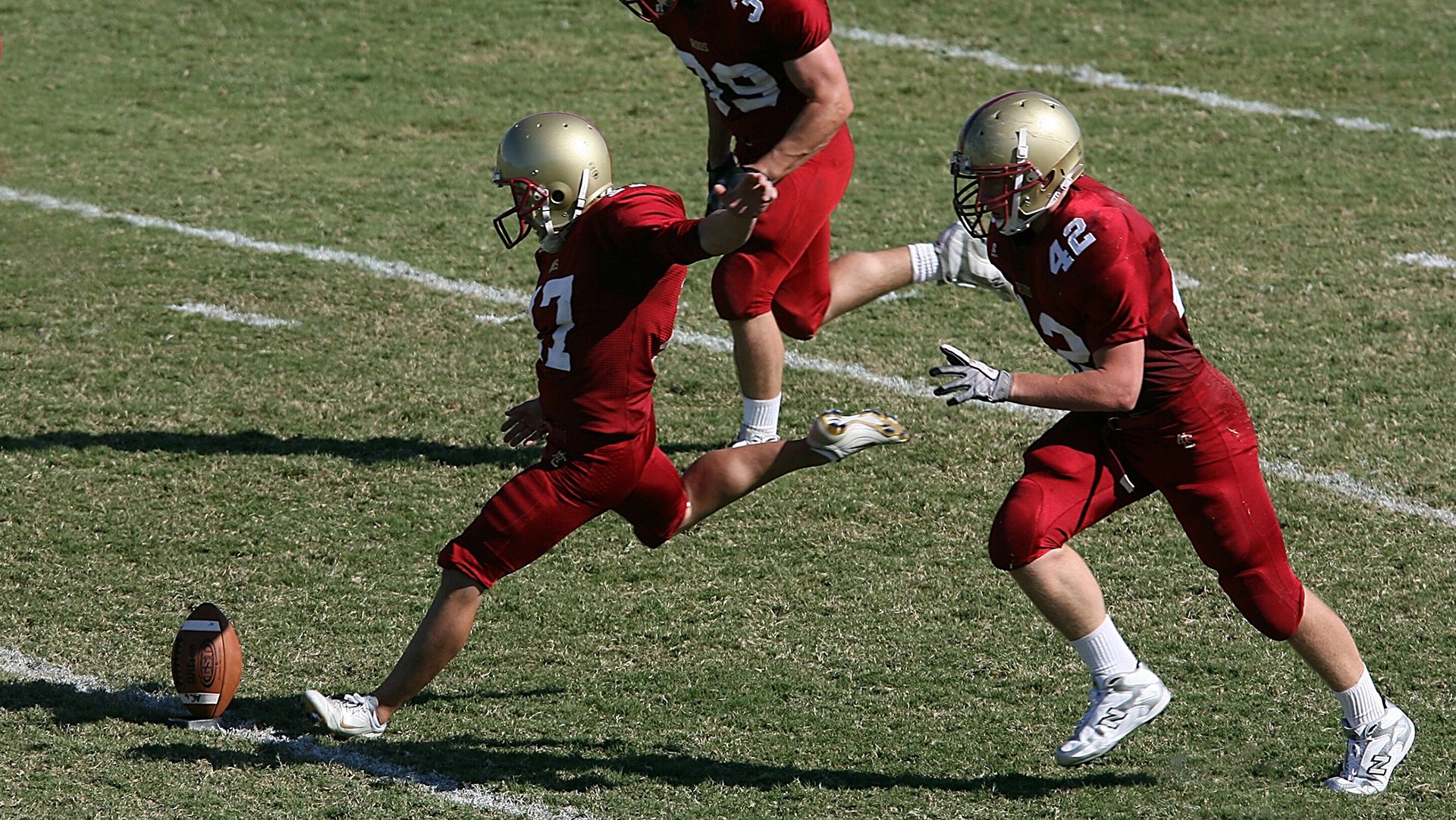赛道与绿茵场的双重奇迹，当奥斯梅恩接管F1街道赛，威尔士在里昂爆冷