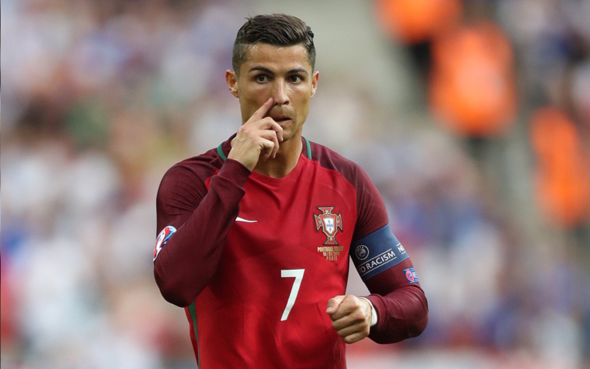 当秘鲁节奏遇上罗马铁律，法比尼奥的掌控艺术如何定义现代足球