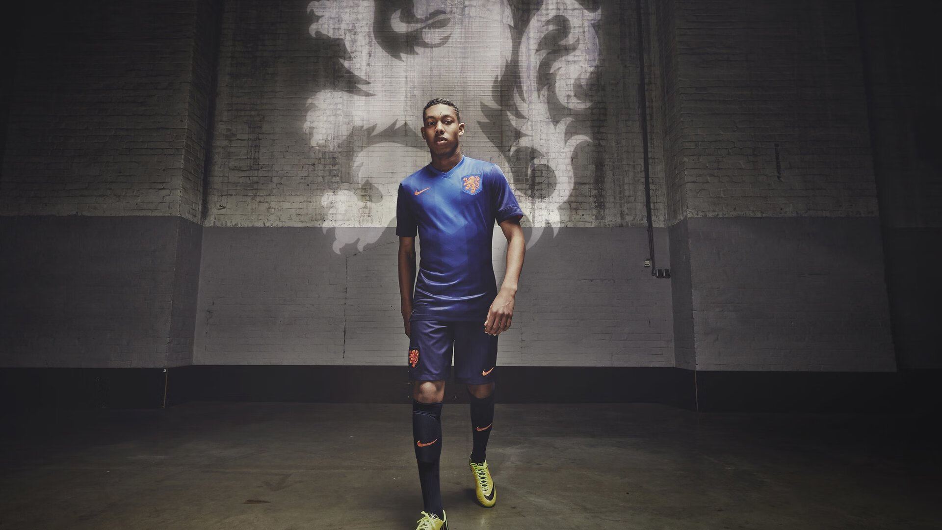 雷速APP-从乌拉圭到意甲，卡瓦哈尔的足球哲学与接管比赛的统治力